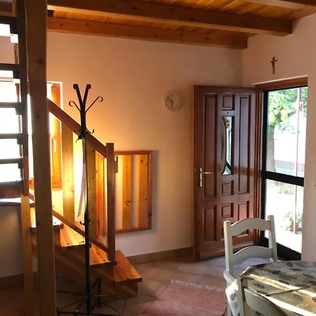 Apartment Mezeskalacs Vendeghaz